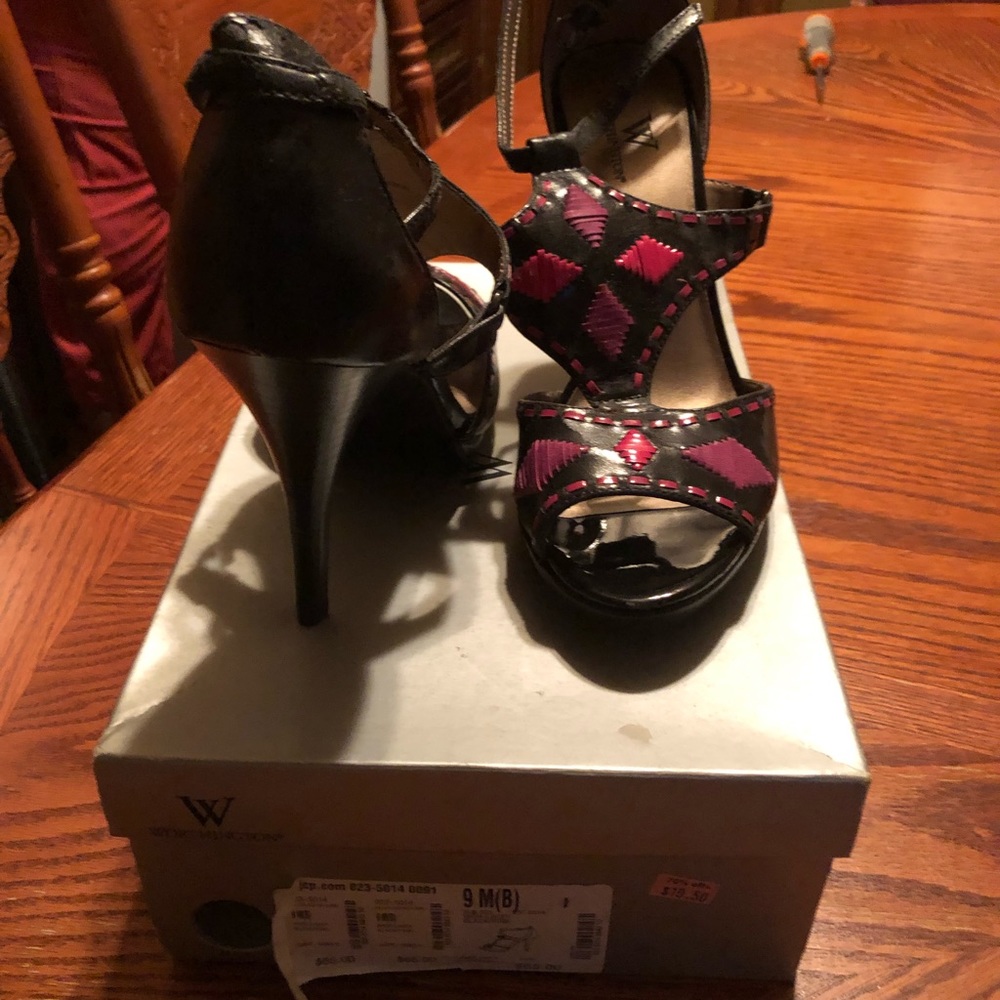 Sandals - Picture 2 of 5